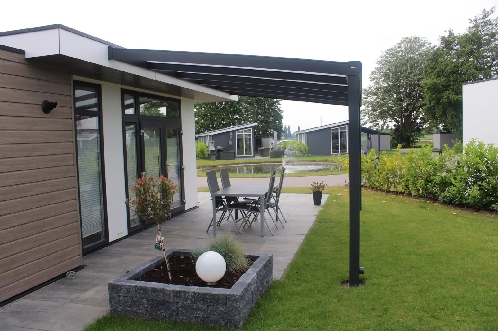 Recreatiepark Rhederlaagse Meren 8-Terrace balcony