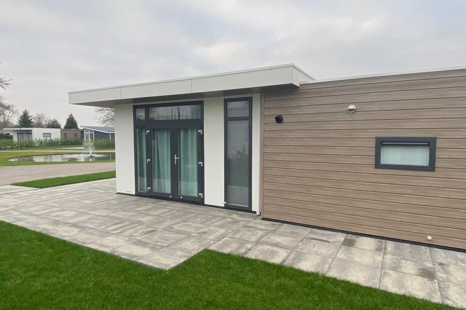 Recreatiepark Rhederlaagse Meren 8-Terrace balcony