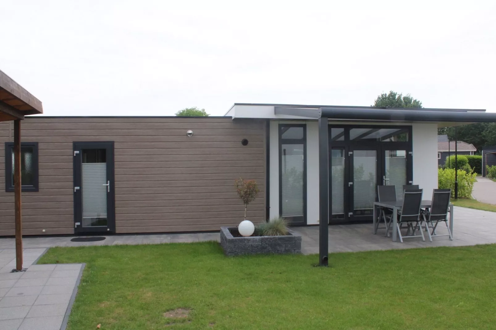 Recreatiepark Rhederlaagse Meren 8-Gardens summer