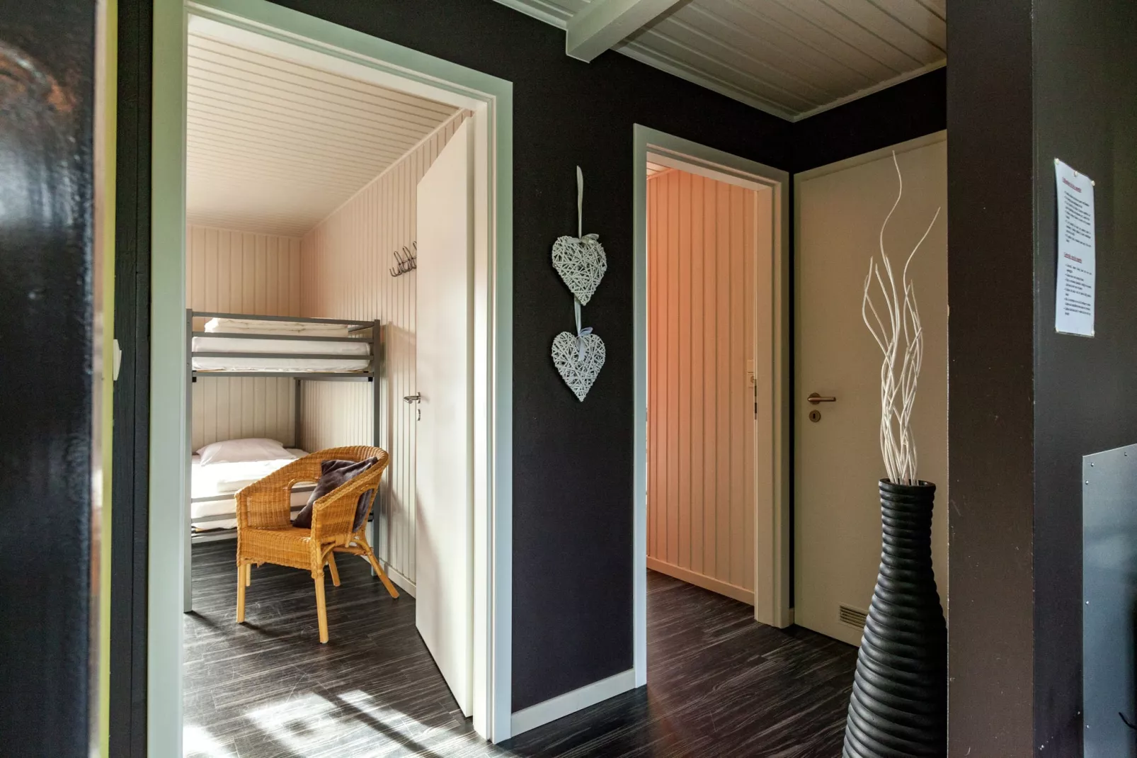 Chalet Orange-Landing