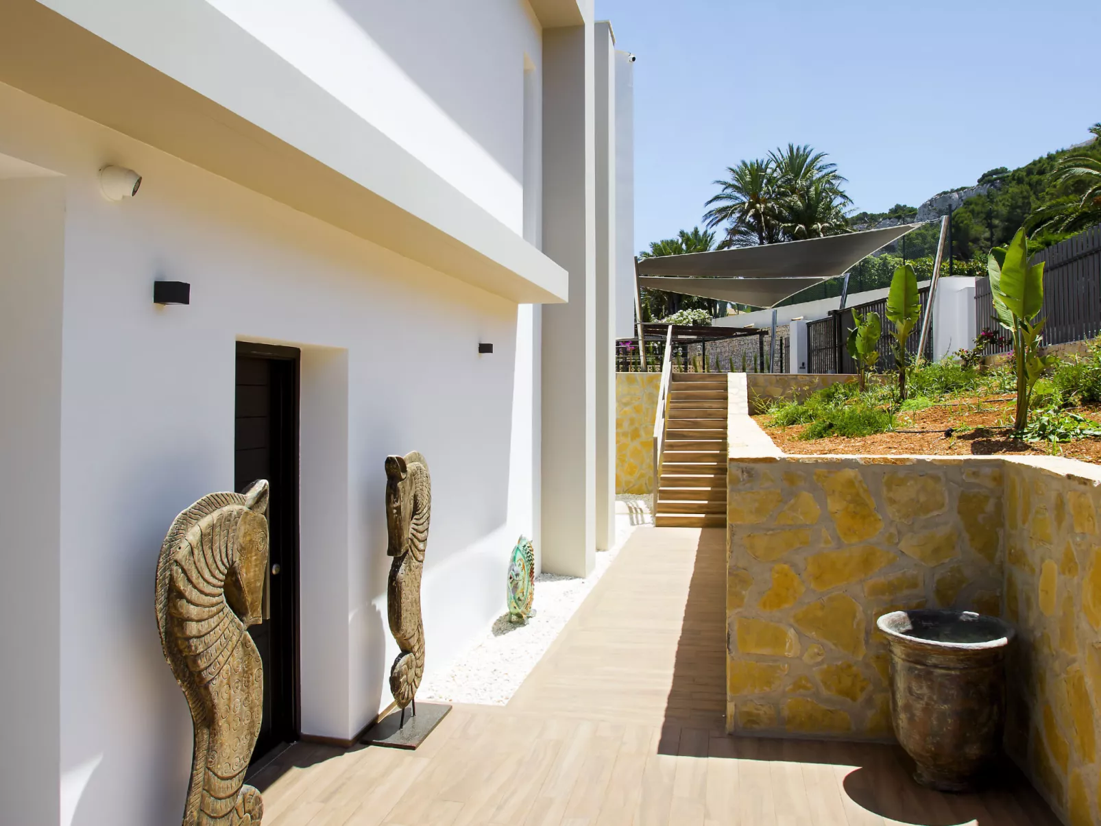 El Refugio-Outside