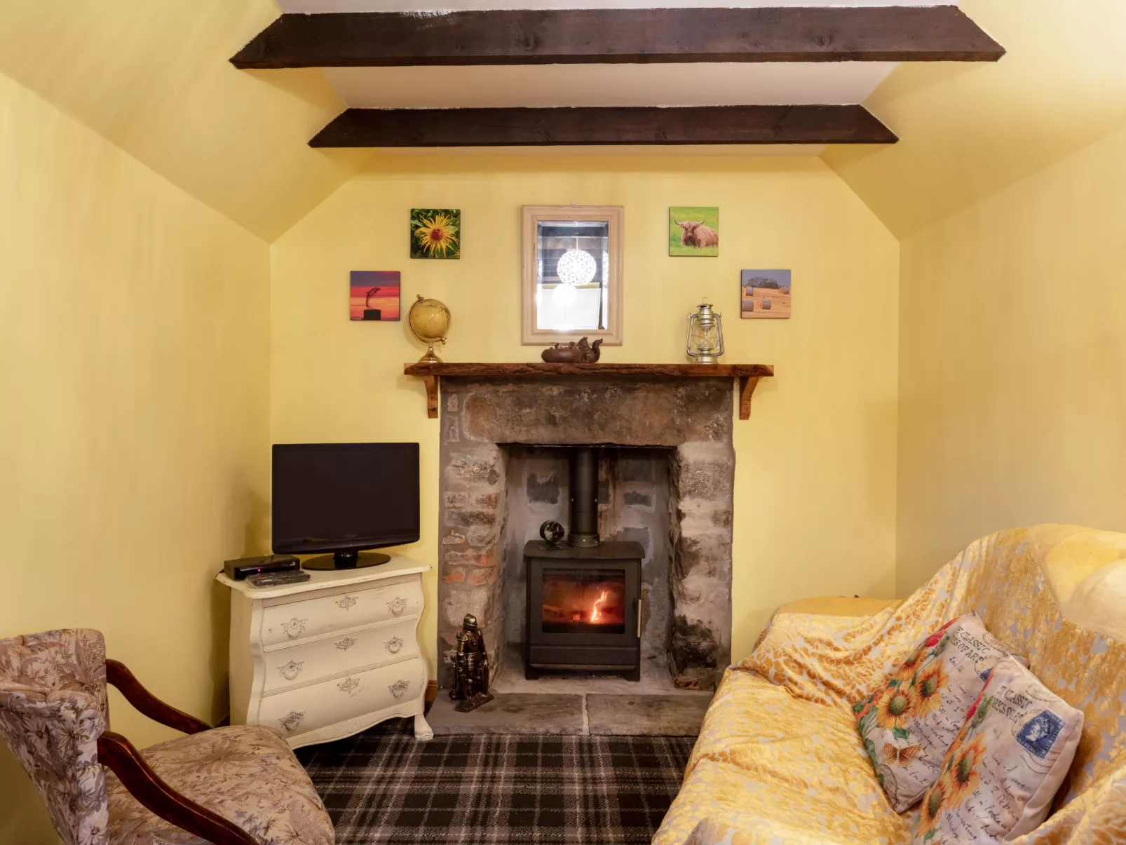 Sunflower Cottage-Inside