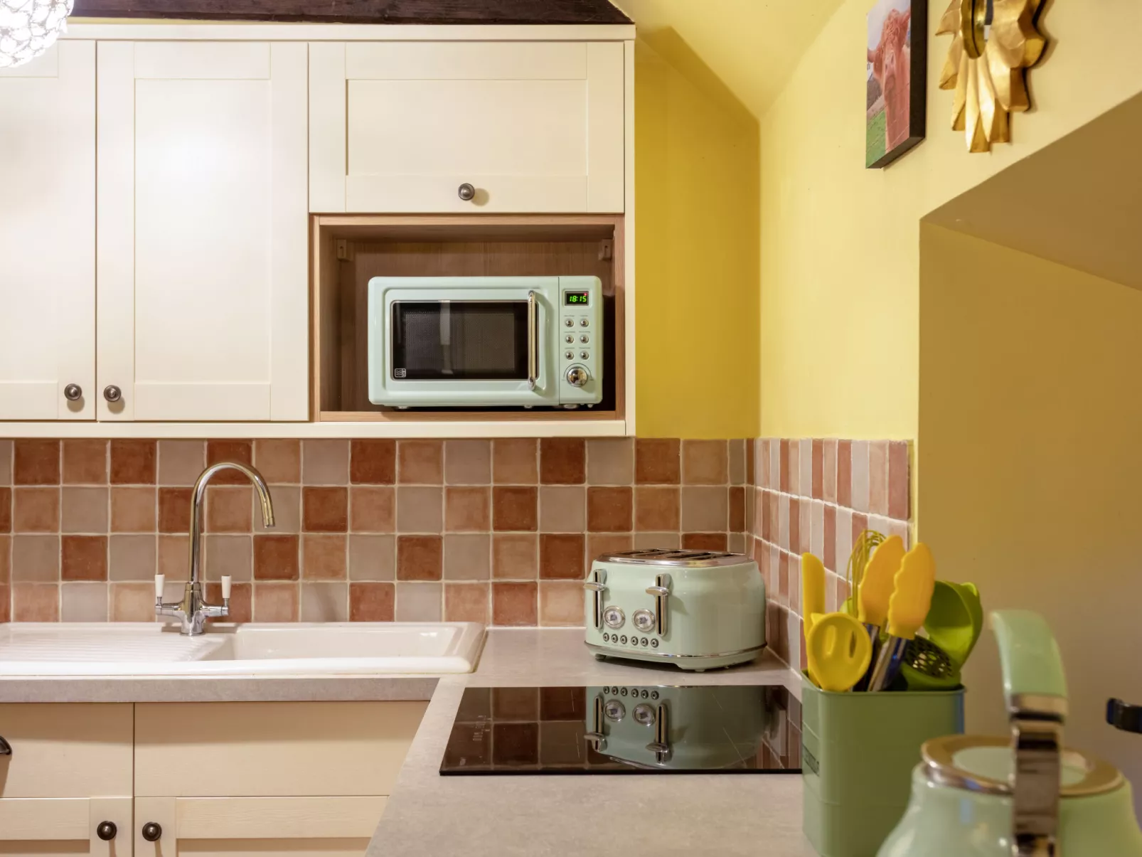 Sunflower Cottage-Inside