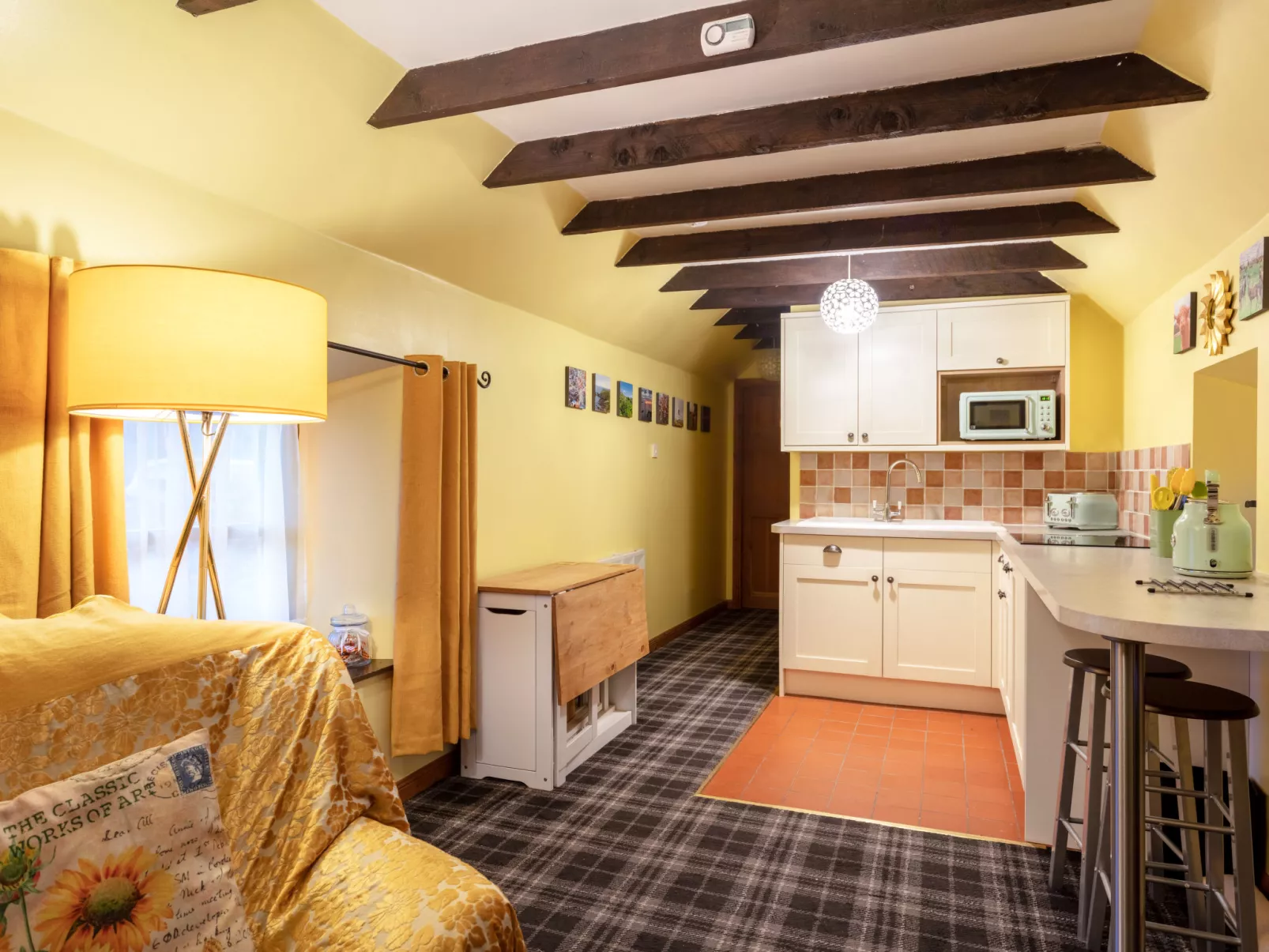 Sunflower Cottage-Inside