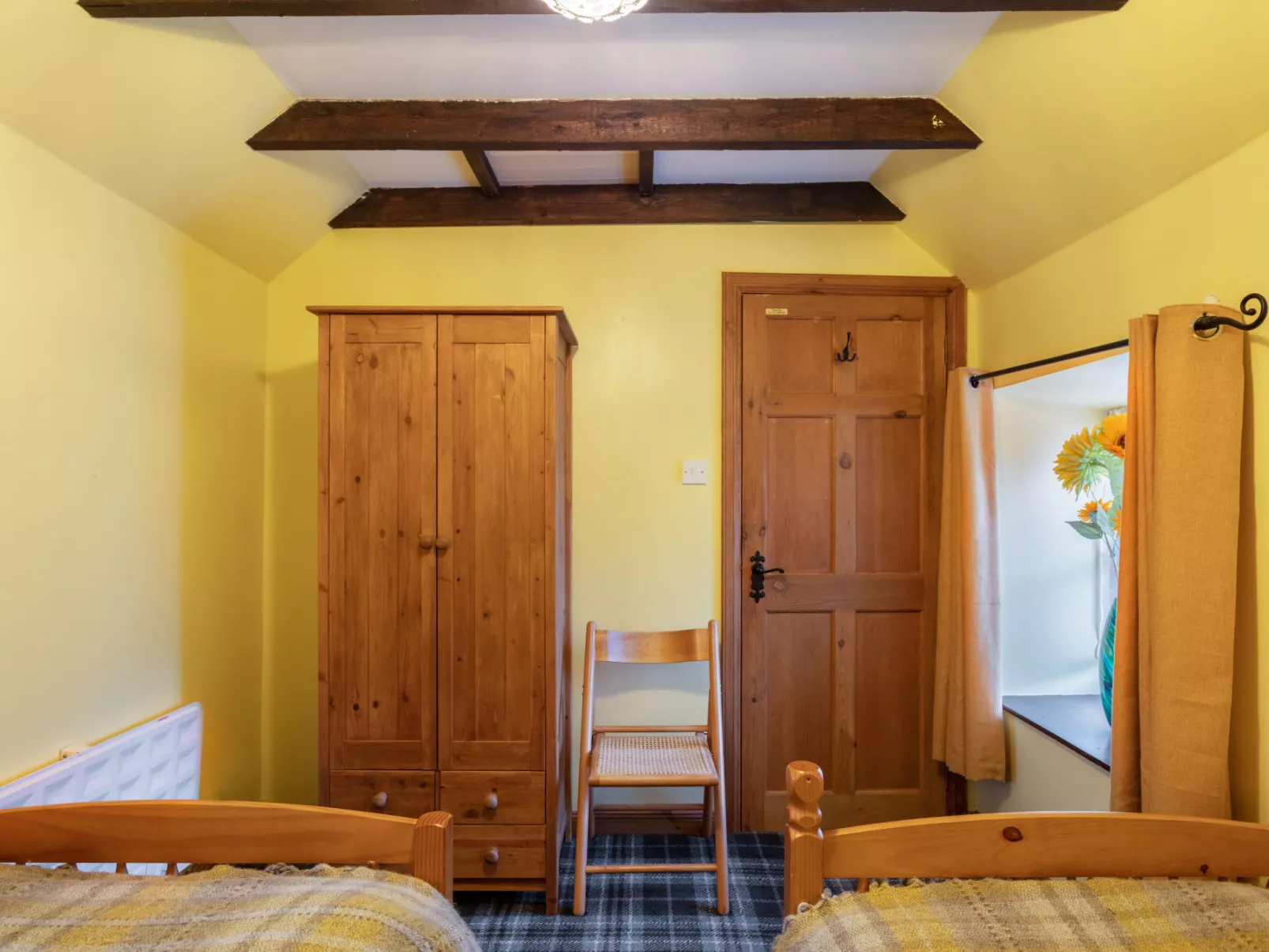 Sunflower Cottage-Inside