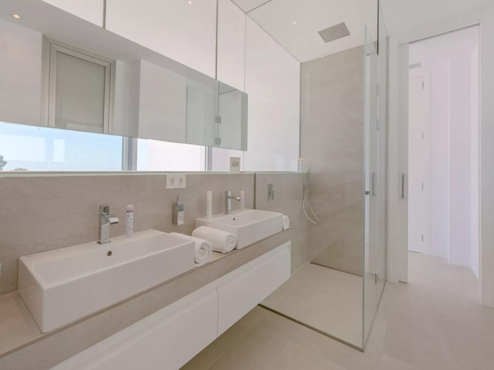 Villa Halcon al Mar-Inside