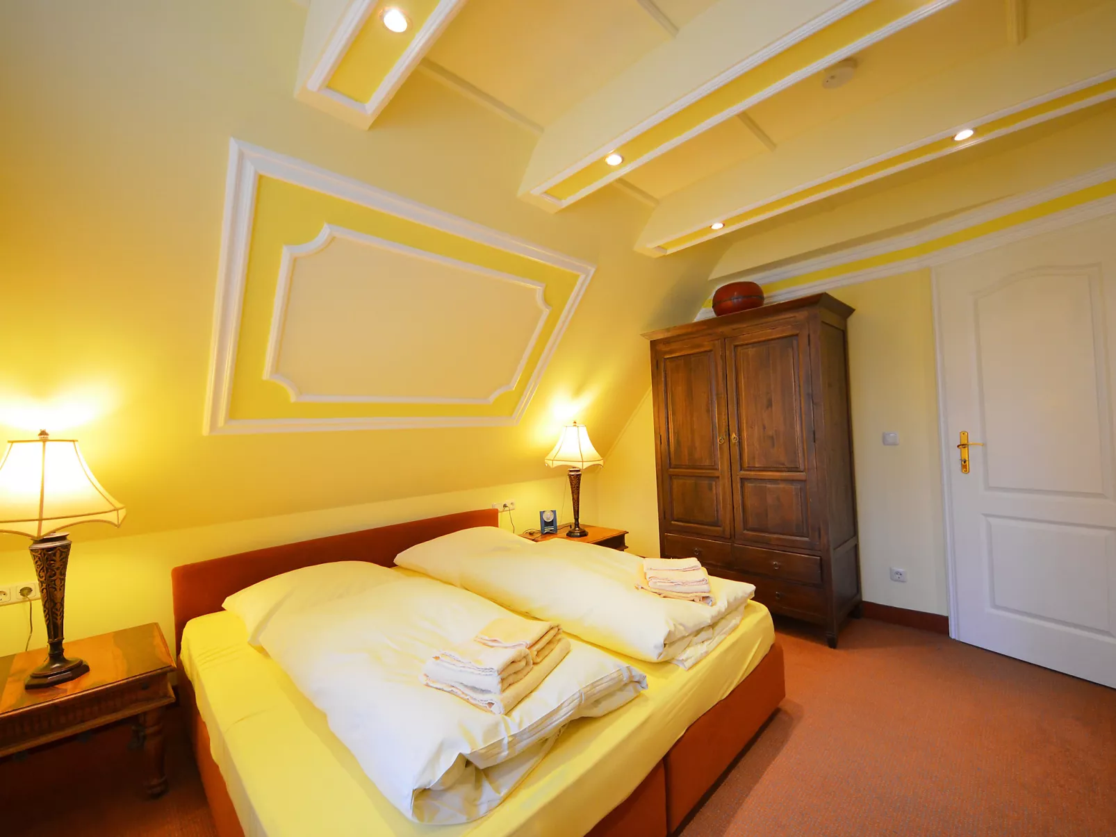 Kirchhaus-Inside