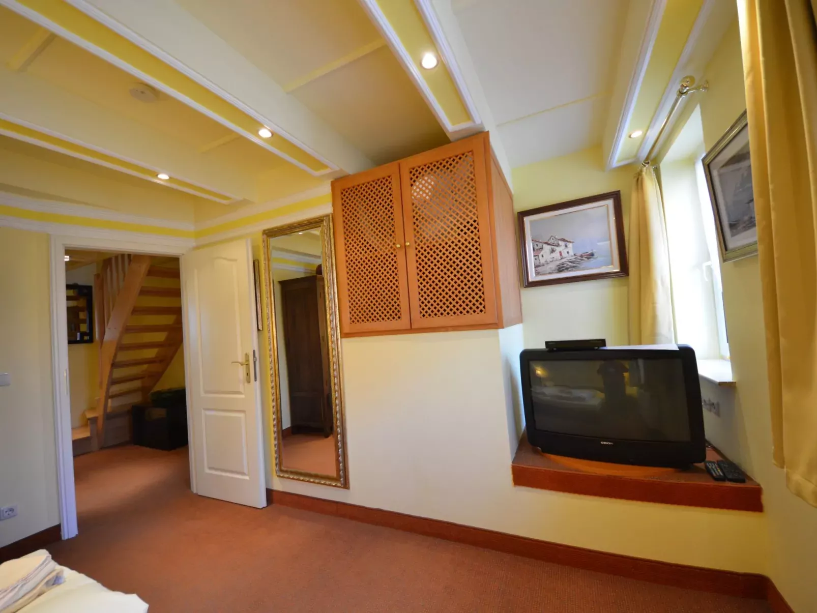 Kirchhaus-Inside