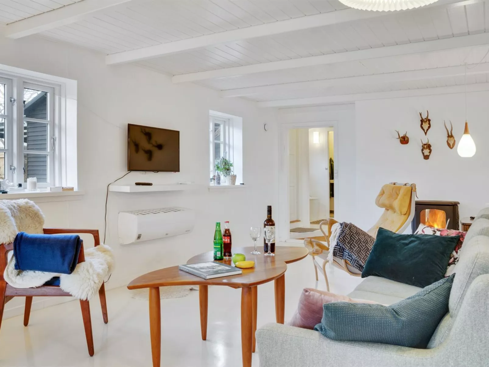 "Sibo" - 1.5km from the sea-Inside