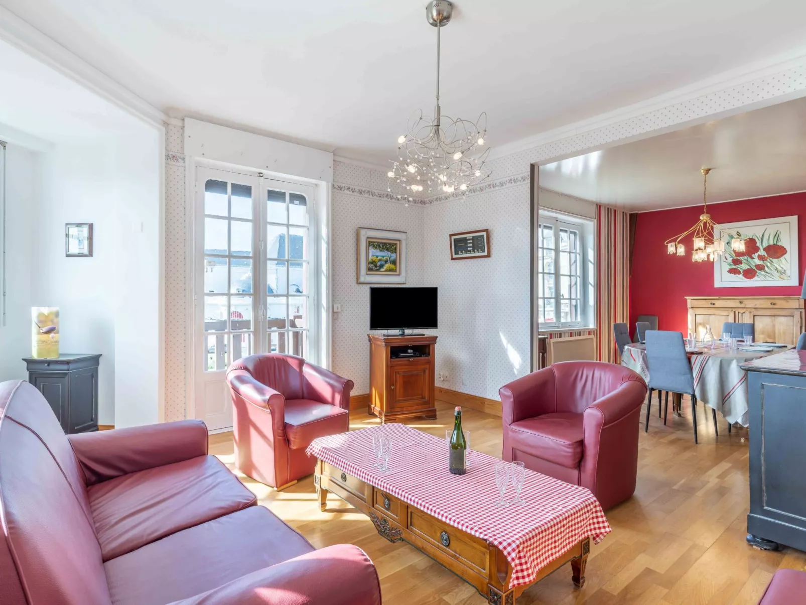 Le Normandie Home-Inside