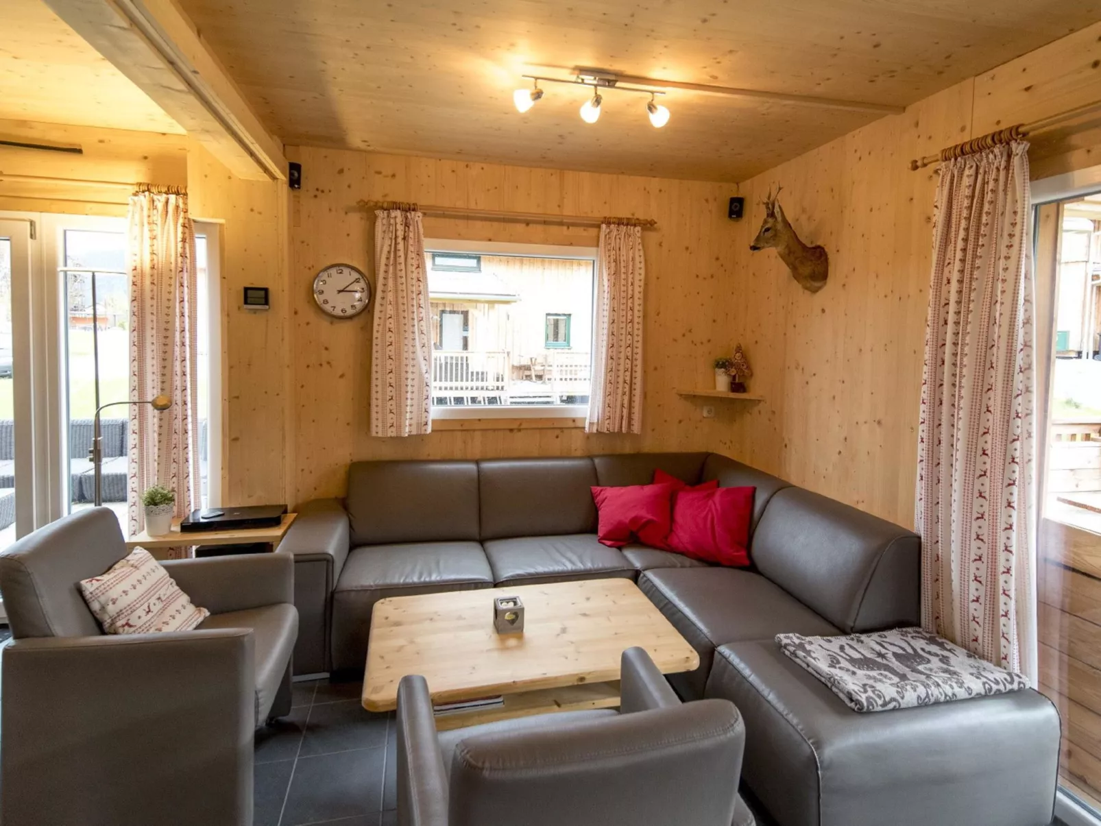 Superior mit 5 SZ,Sauna o.IR Sauna+SB-Drinnen