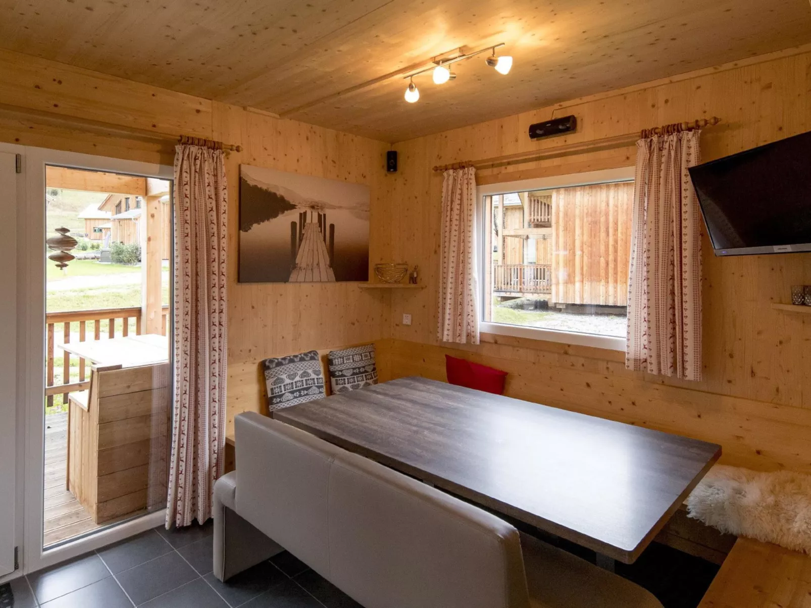 Superior mit 5 SZ,Sauna o.IR Sauna+SB-Drinnen