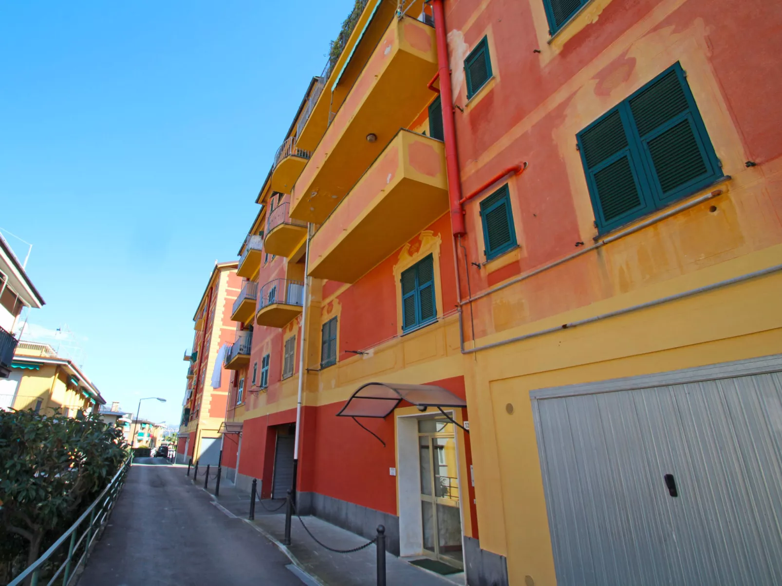 Apt 3-Dehors