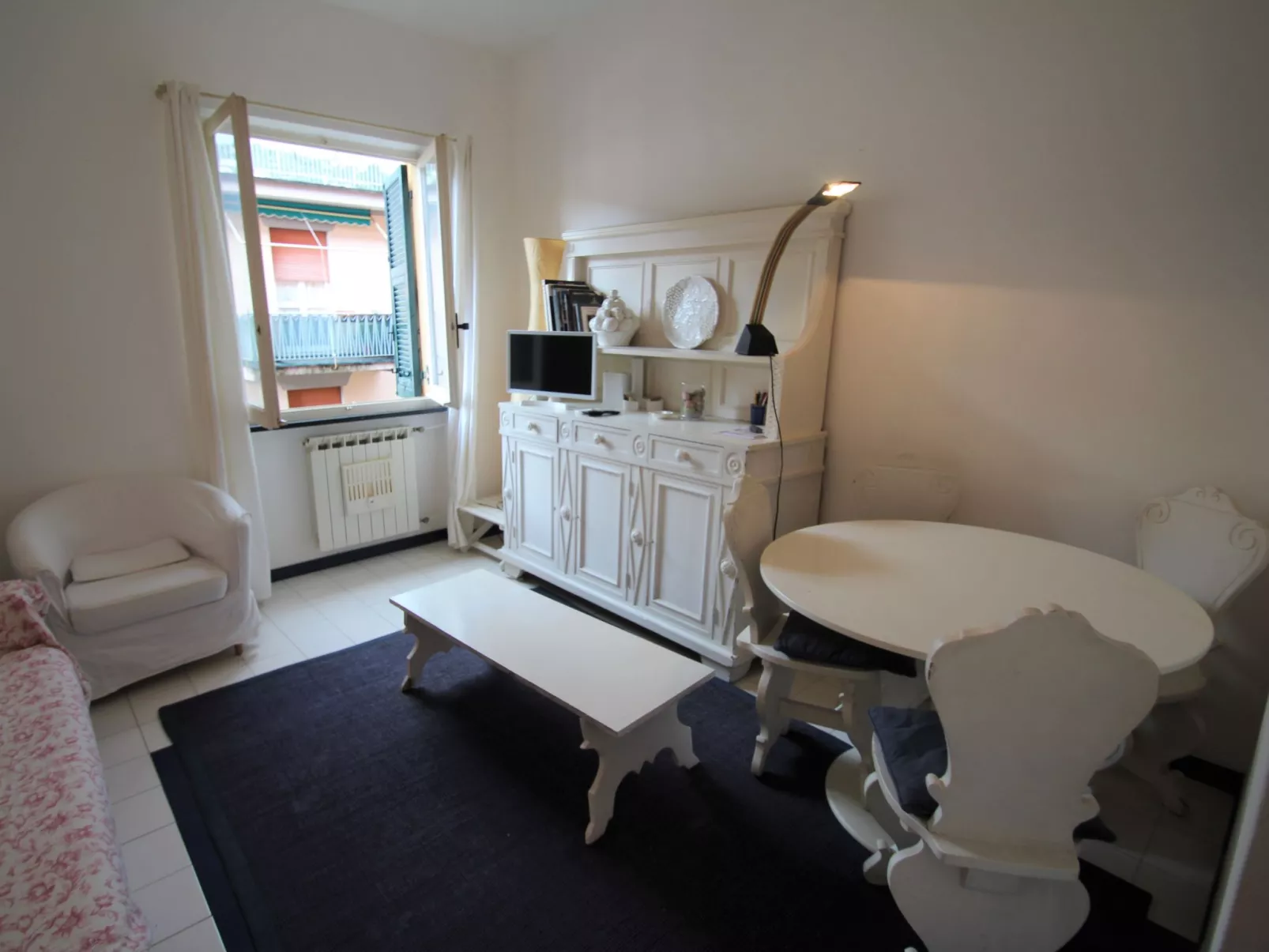 Apt 3-Dedans