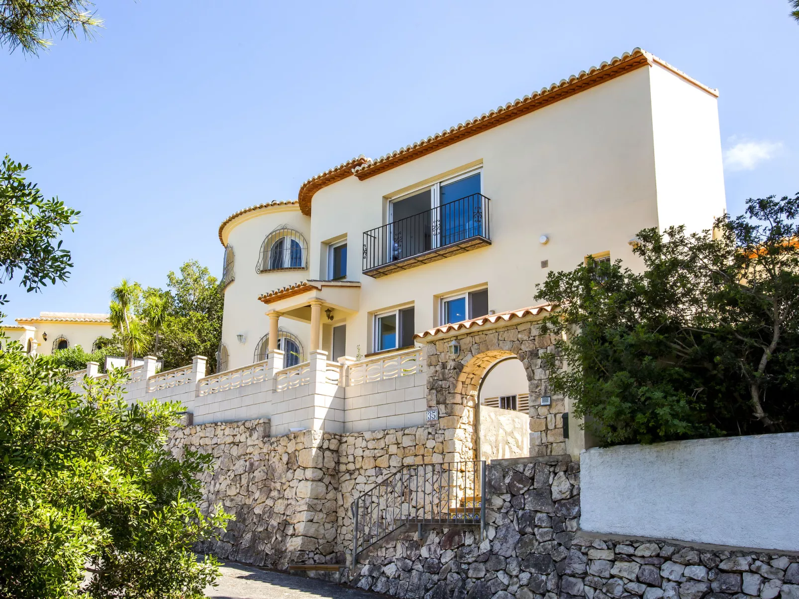 Villa La Tahona-Outside