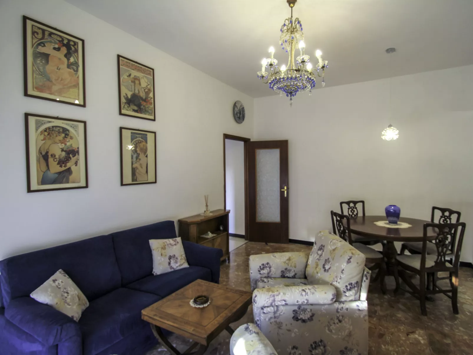 Valle dei Poggi-Inside
