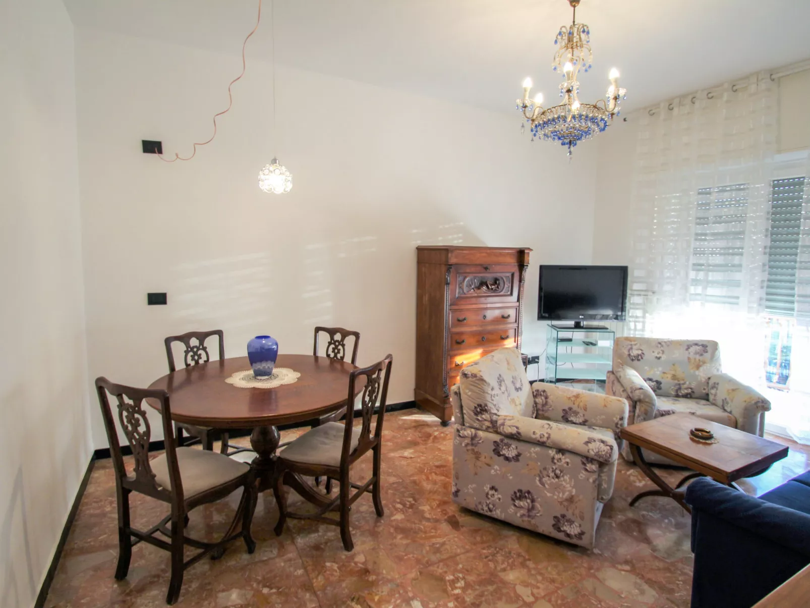Valle dei Poggi-Inside