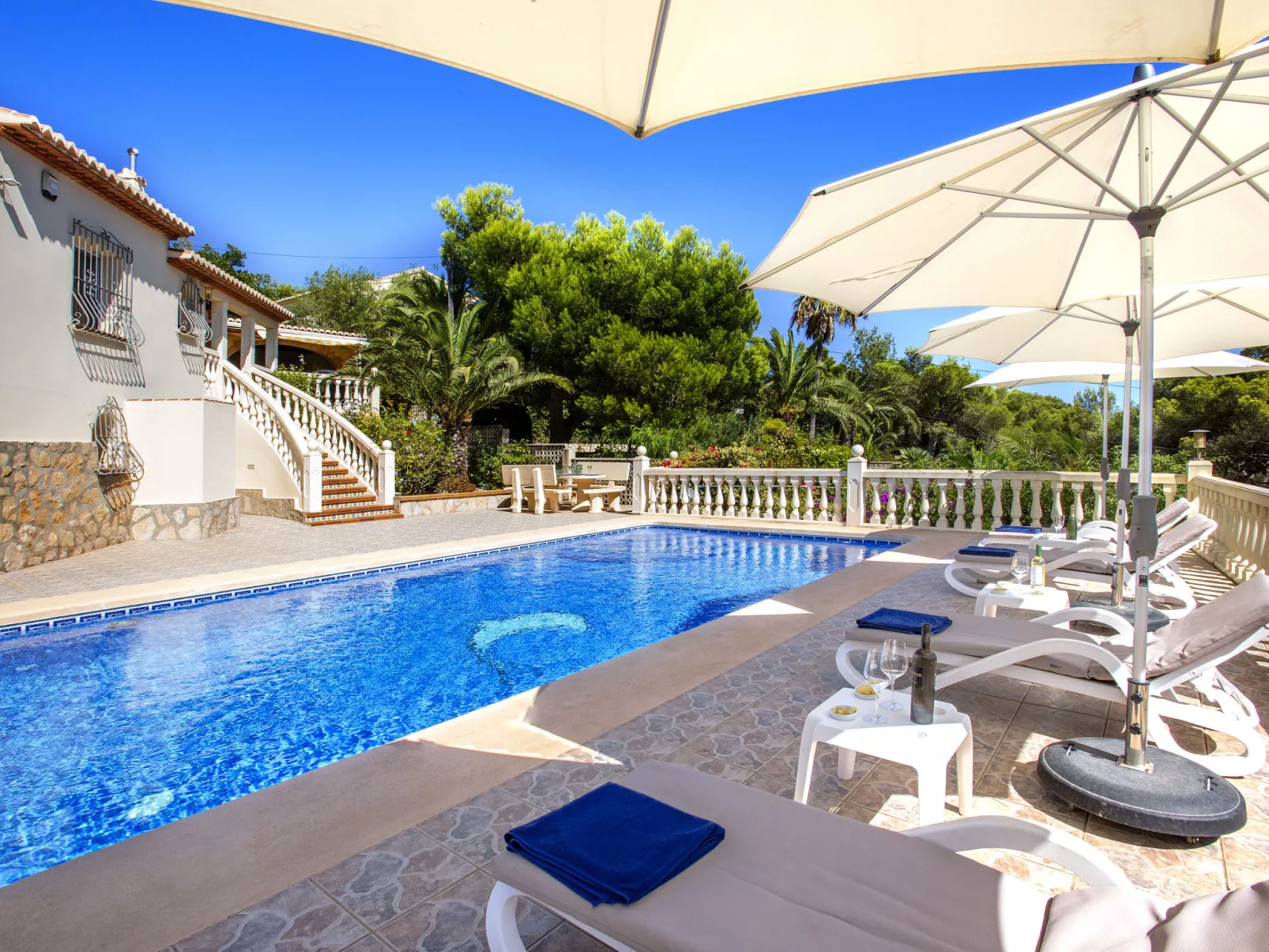 Villa La Tahona-Outside