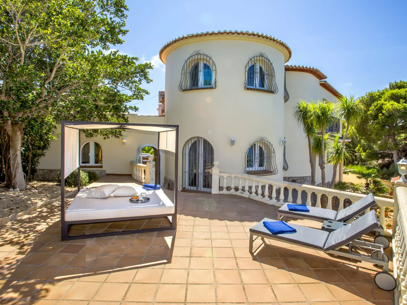 Villa La Tahona-Outside