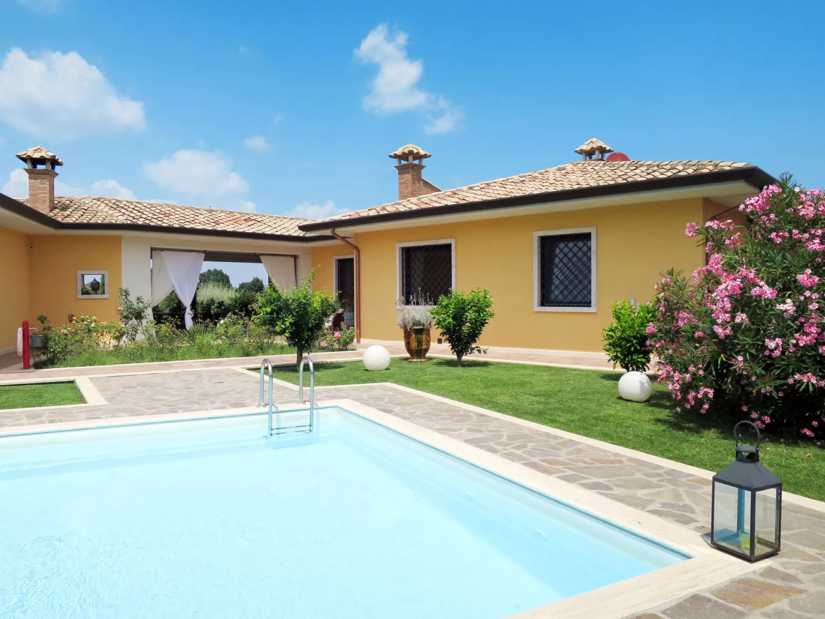 Borgo Sacramento-Outside