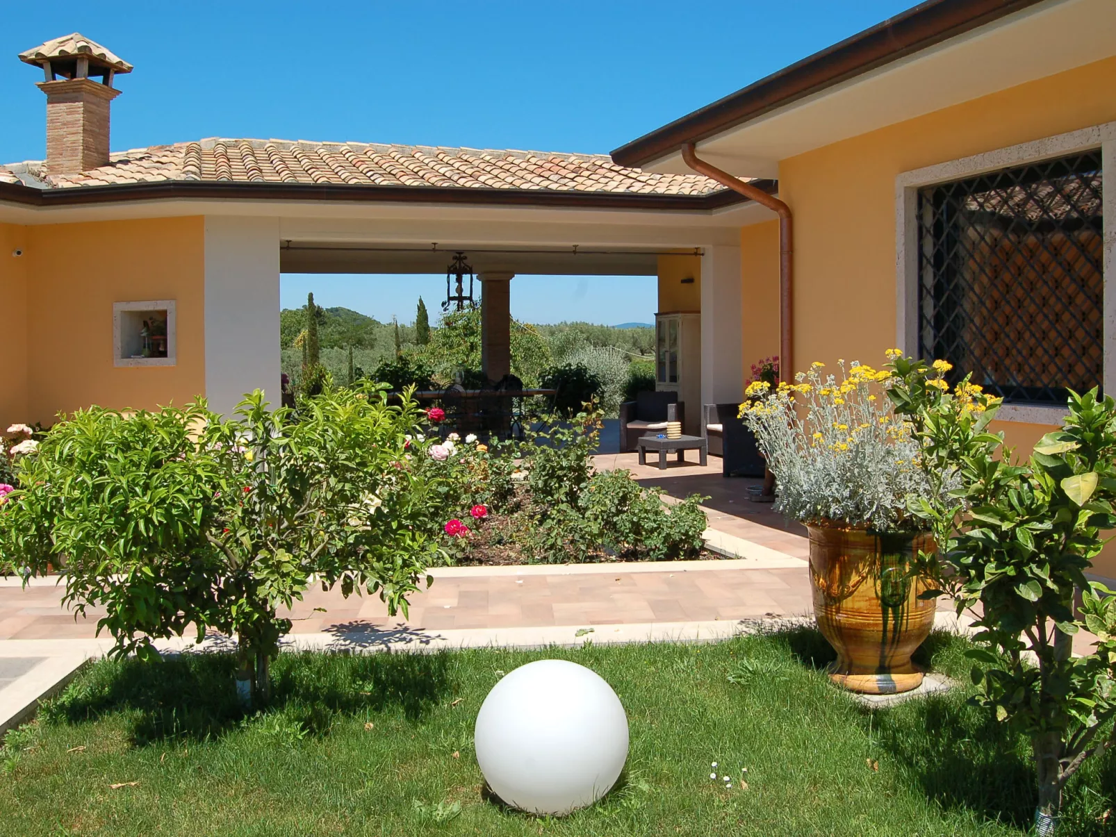 Borgo Sacramento-Outside