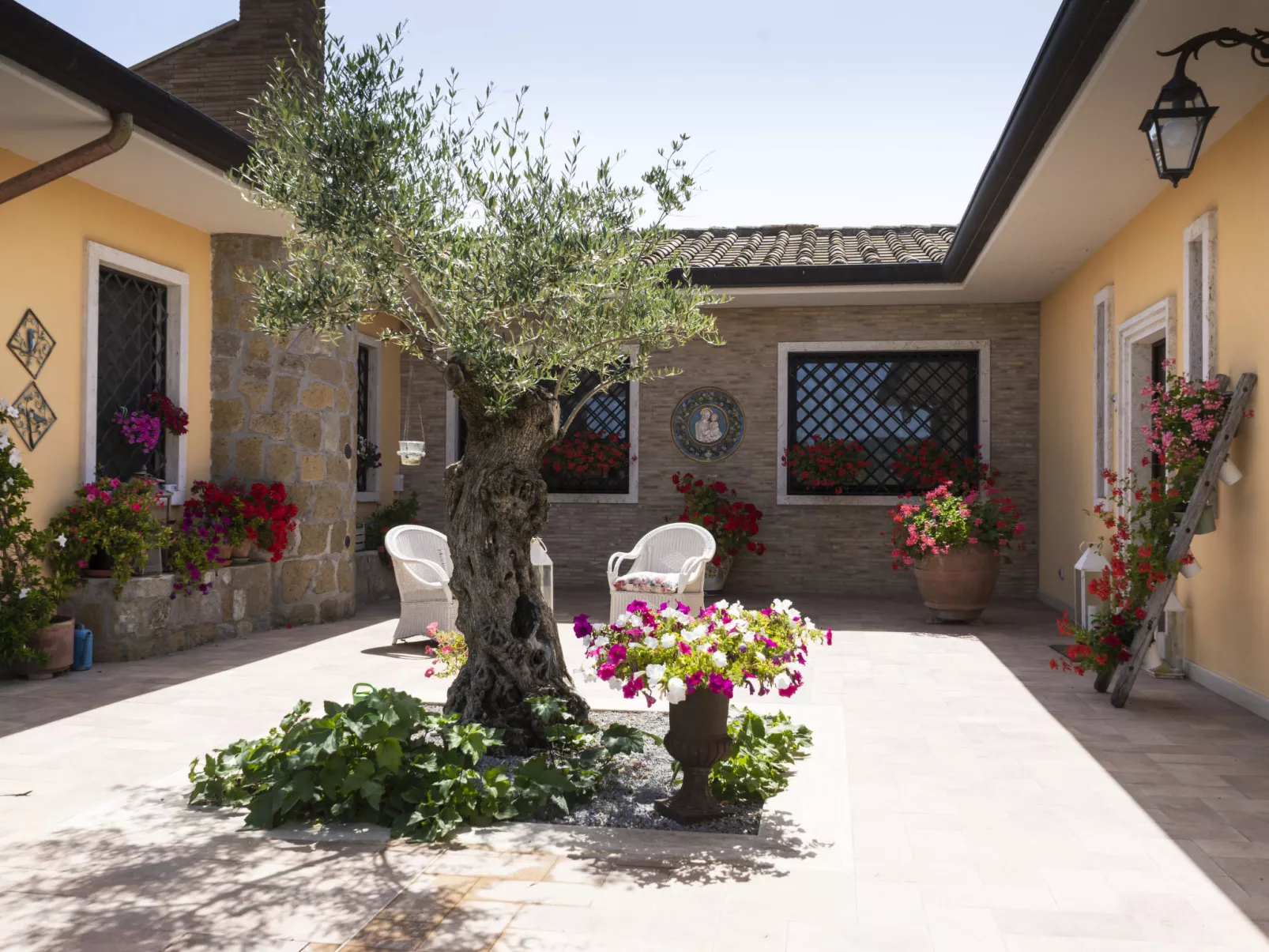 Borgo Sacramento-Outside