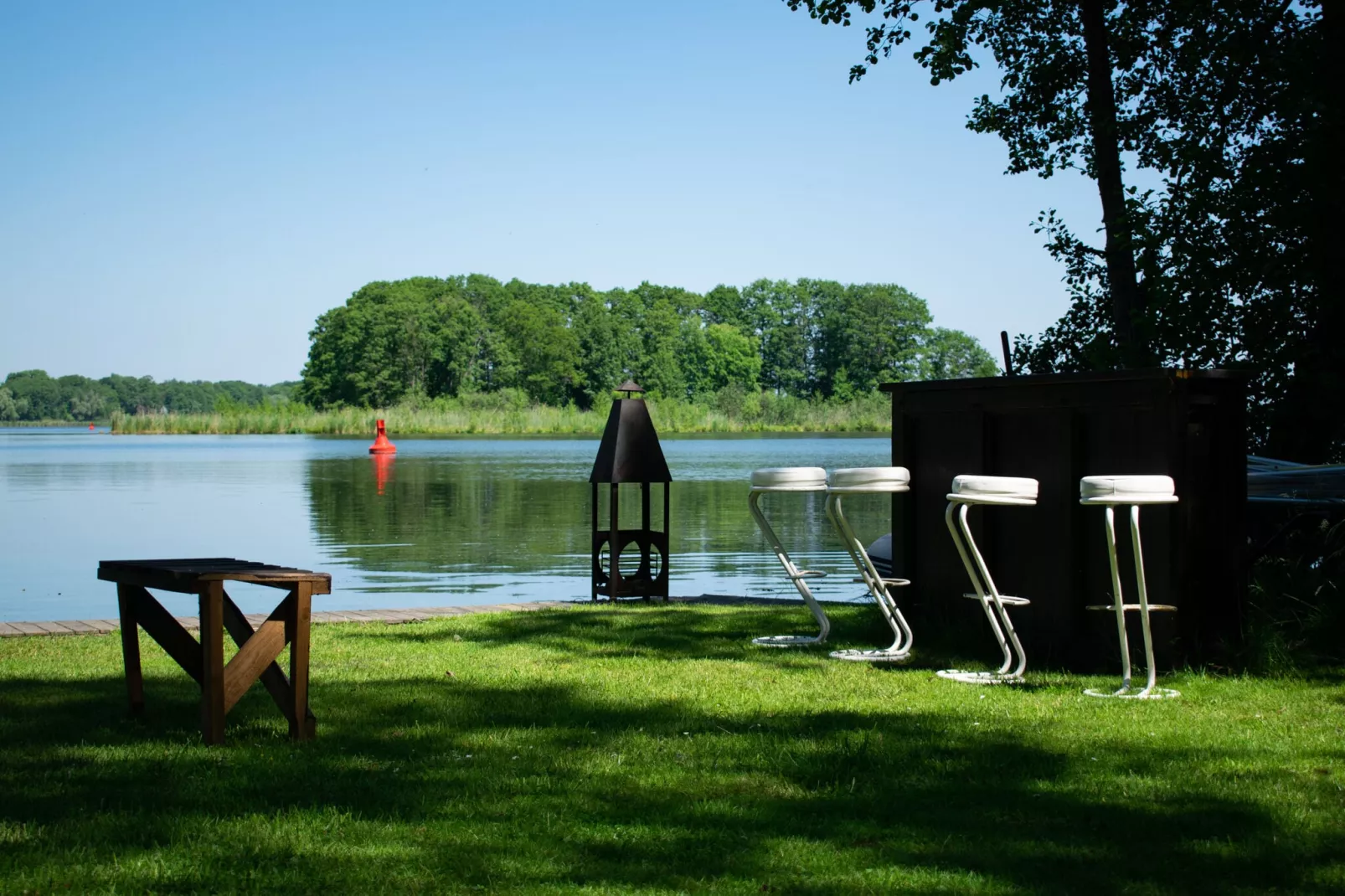 Ferienhaus am See-Gardens summer