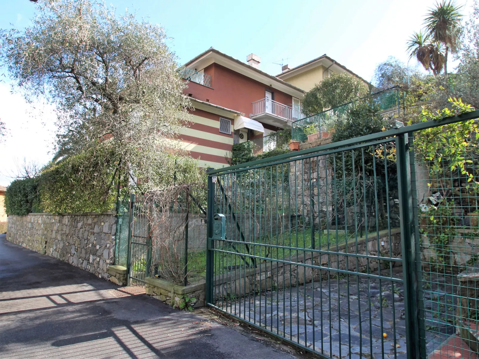 Il Pigno-Outside