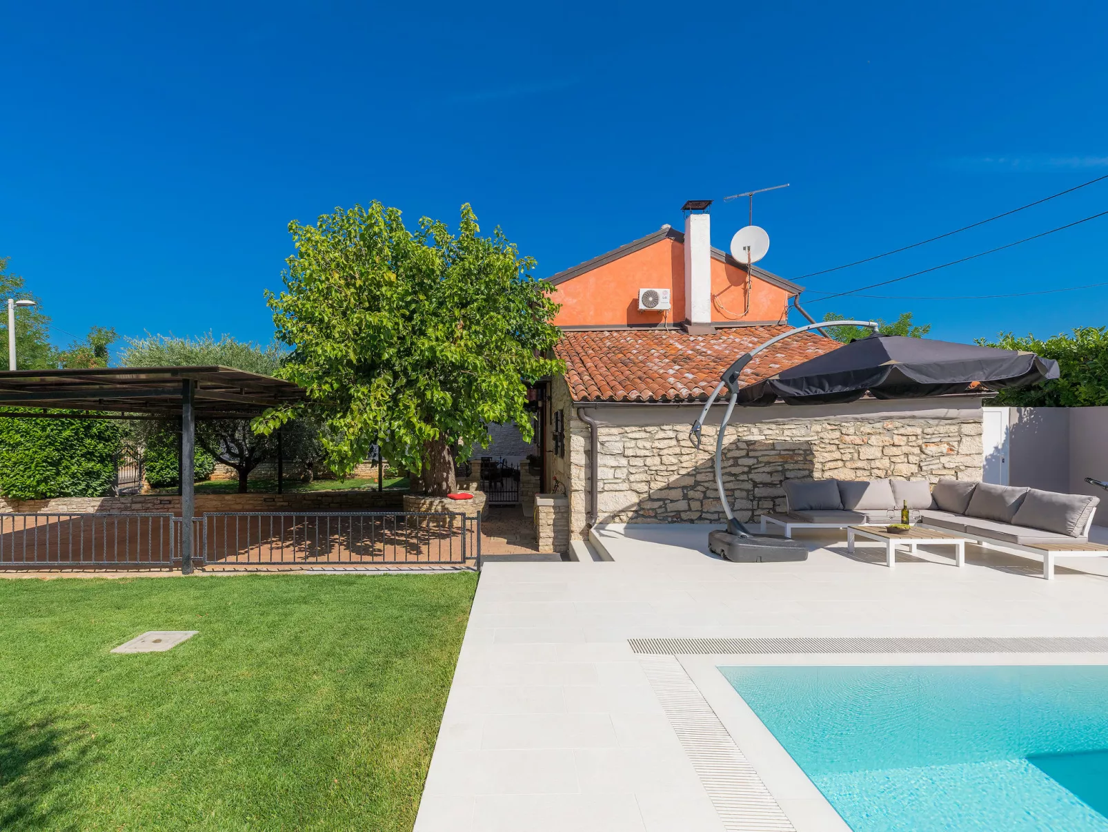 Villa Mala-Outside