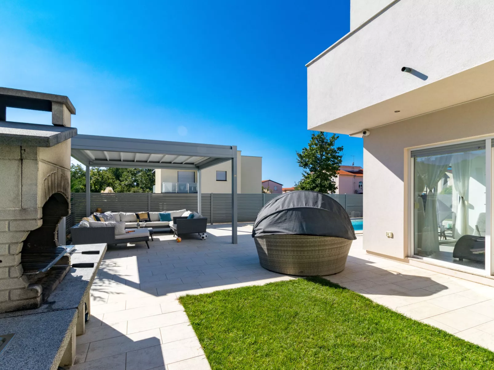Villa Virtus-Outside