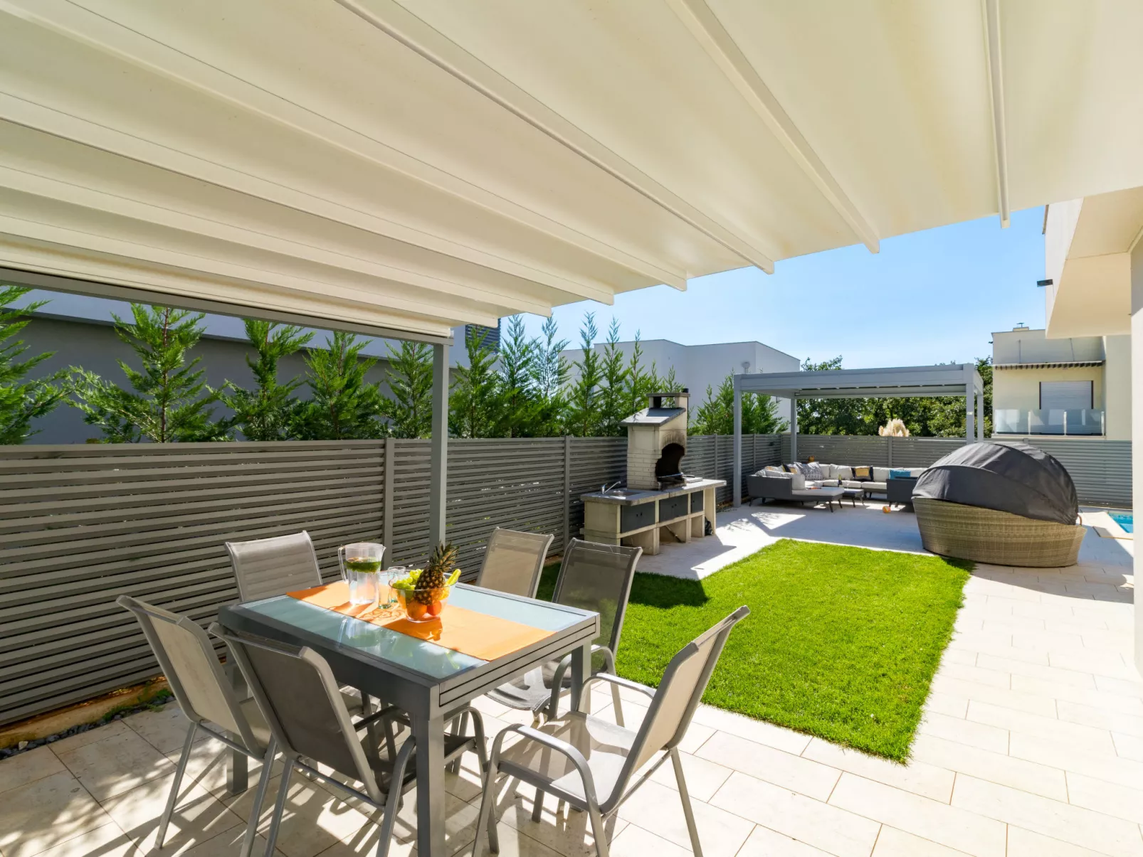 Villa Virtus-Outside