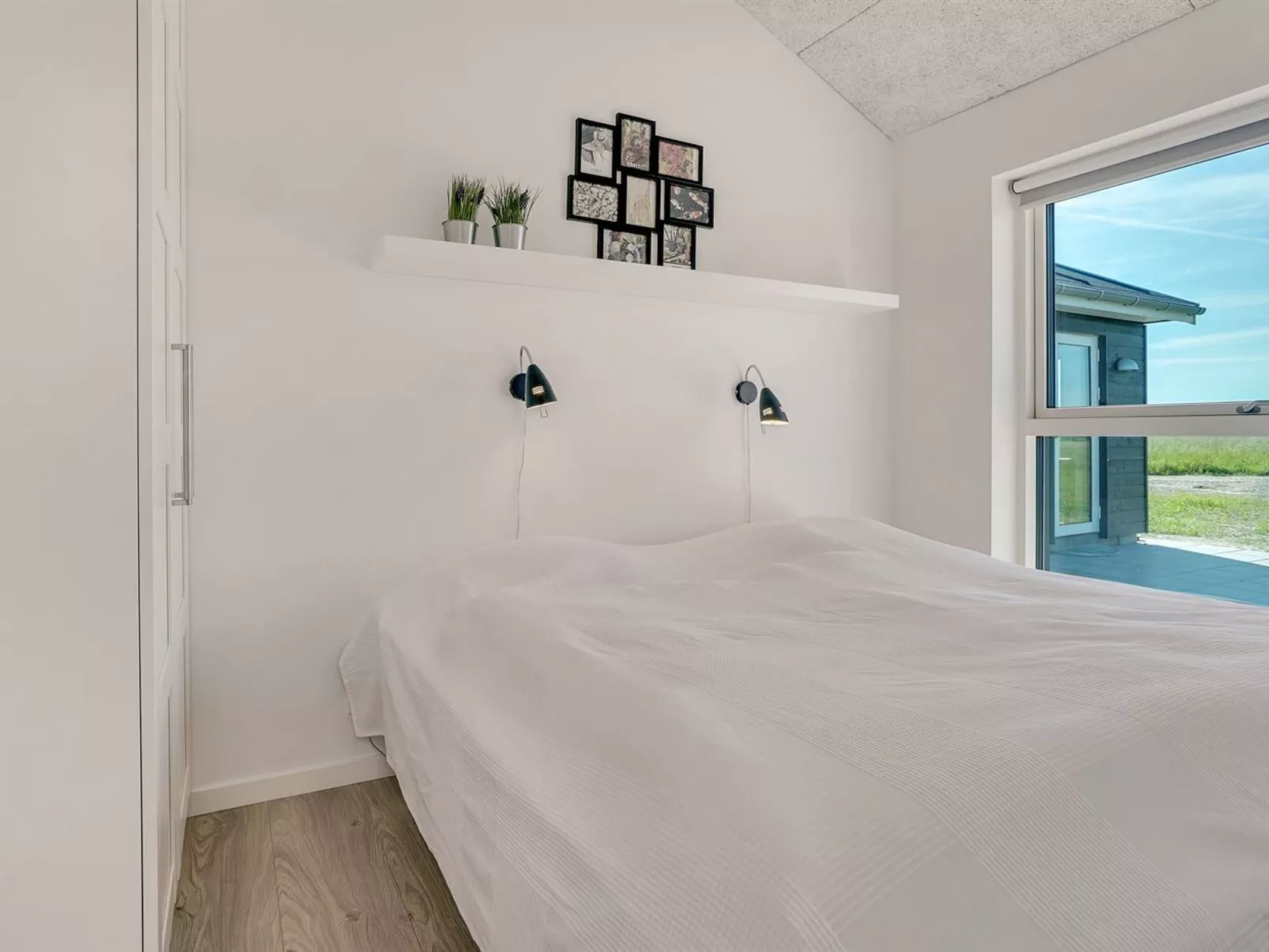 "Kirsi" - 1.6km from the sea-Inside