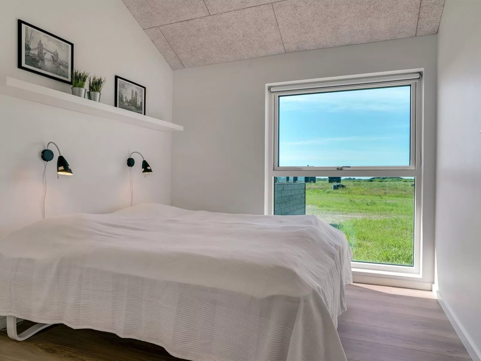 "Kirsi" - 1.6km from the sea-Inside