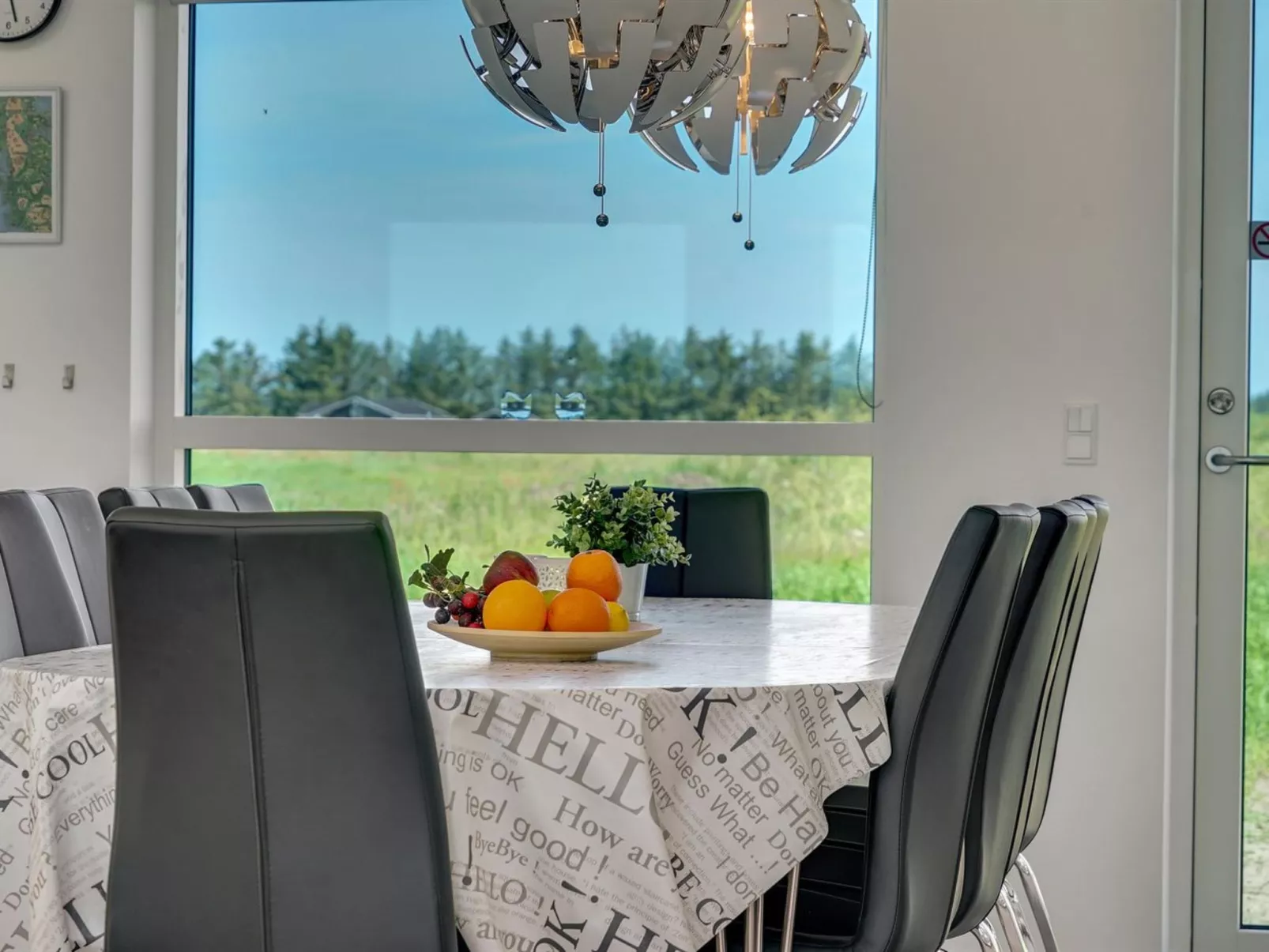 "Kirsi" - 1.6km from the sea-Inside