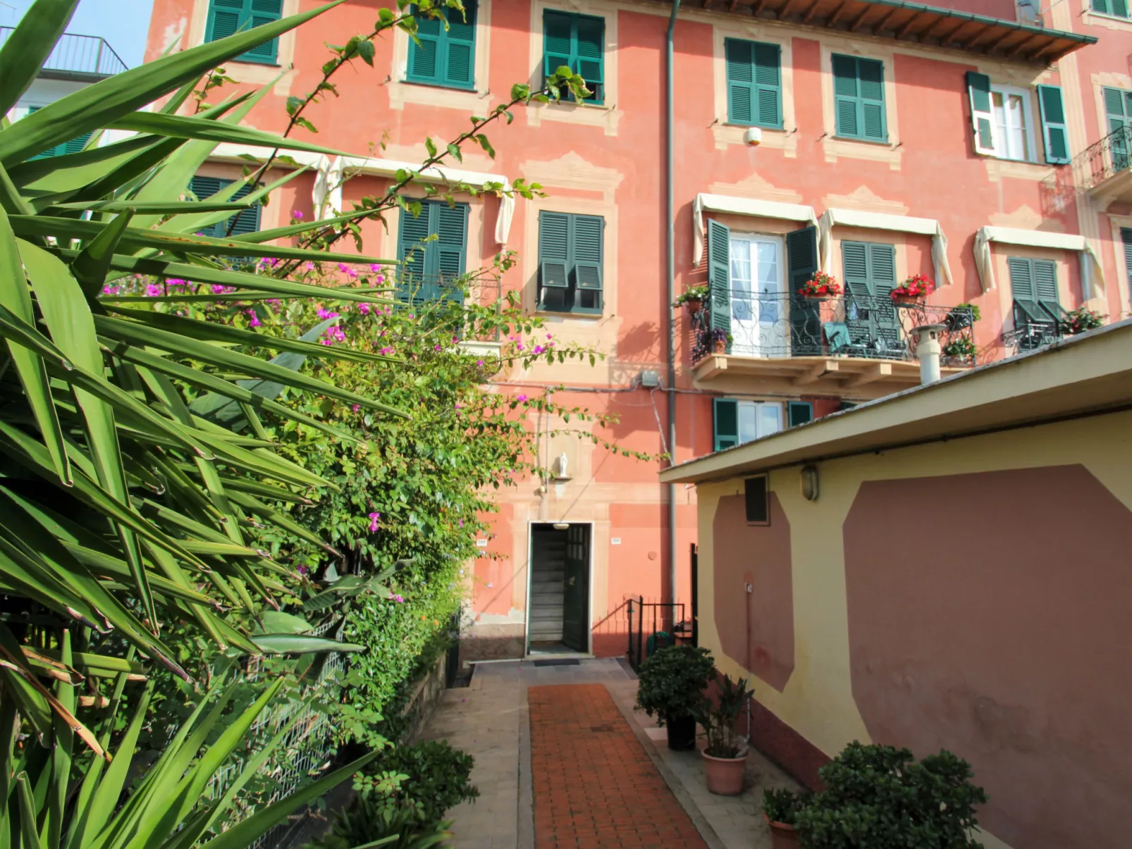 Casa Lambruschini-Outside