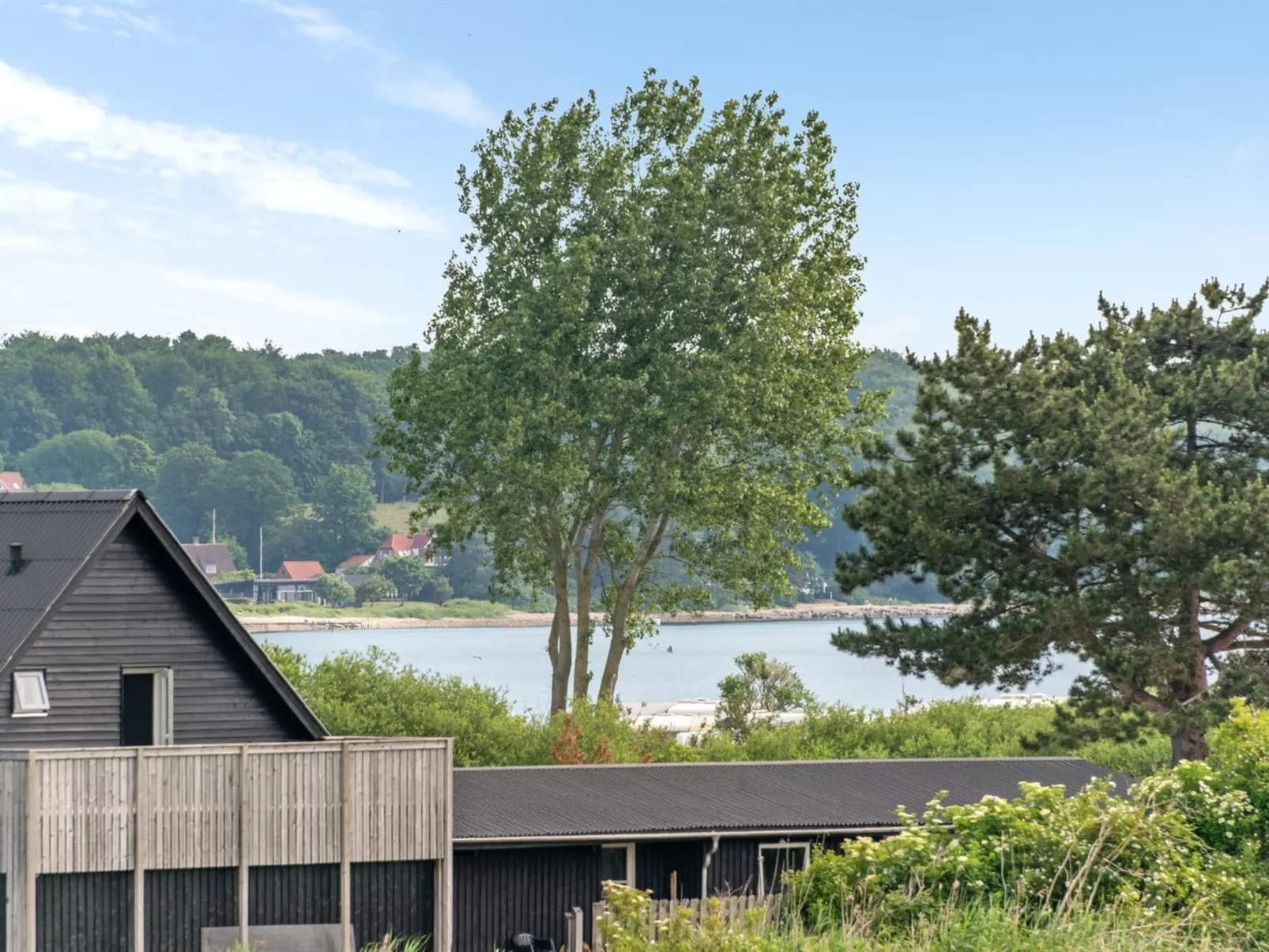 "Ellyn" - 500m from the sea-Outside