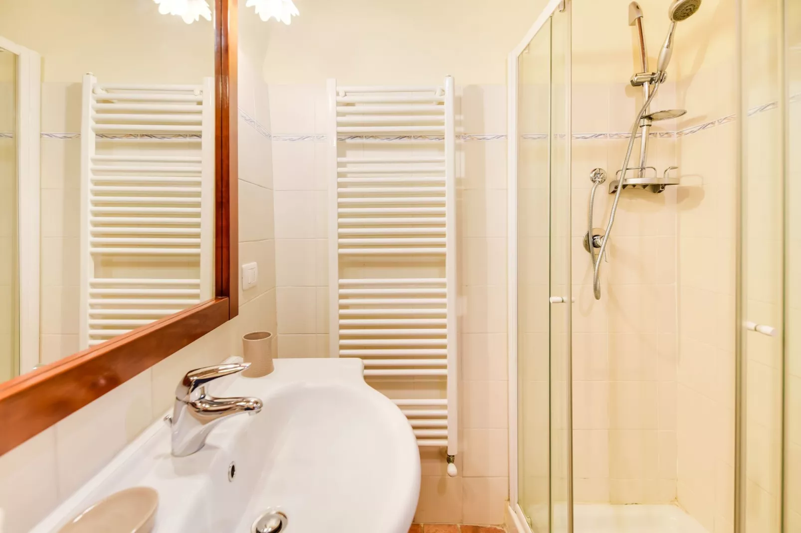 Cristina-Bathroom