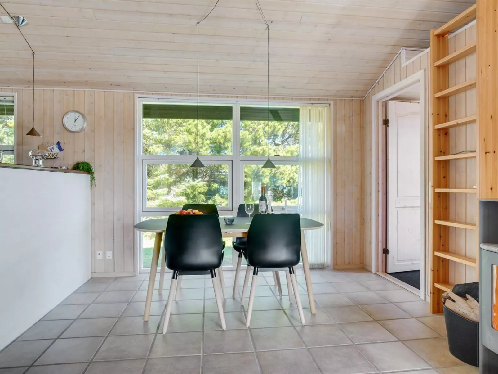 "Elsabet" - 750m from the sea-Inside