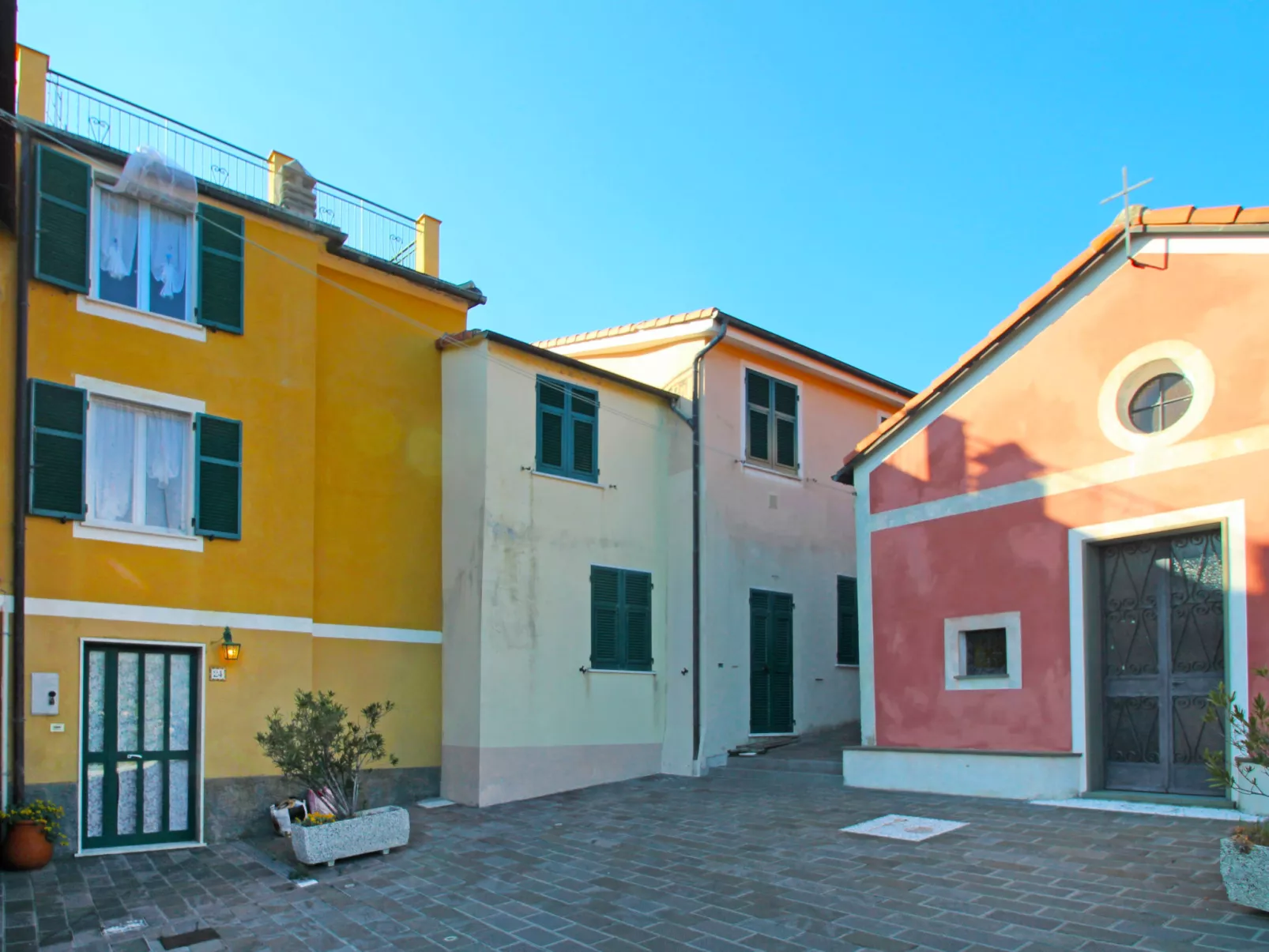 Casale-Outside