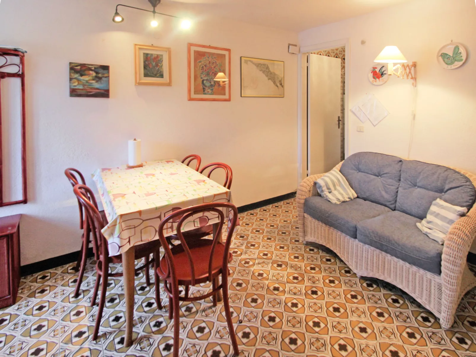 Casale-Inside