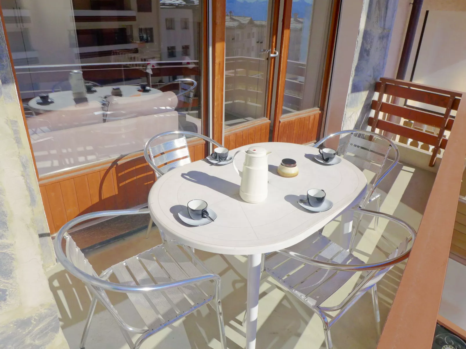 Rond-Point Apt. 17-Outside
