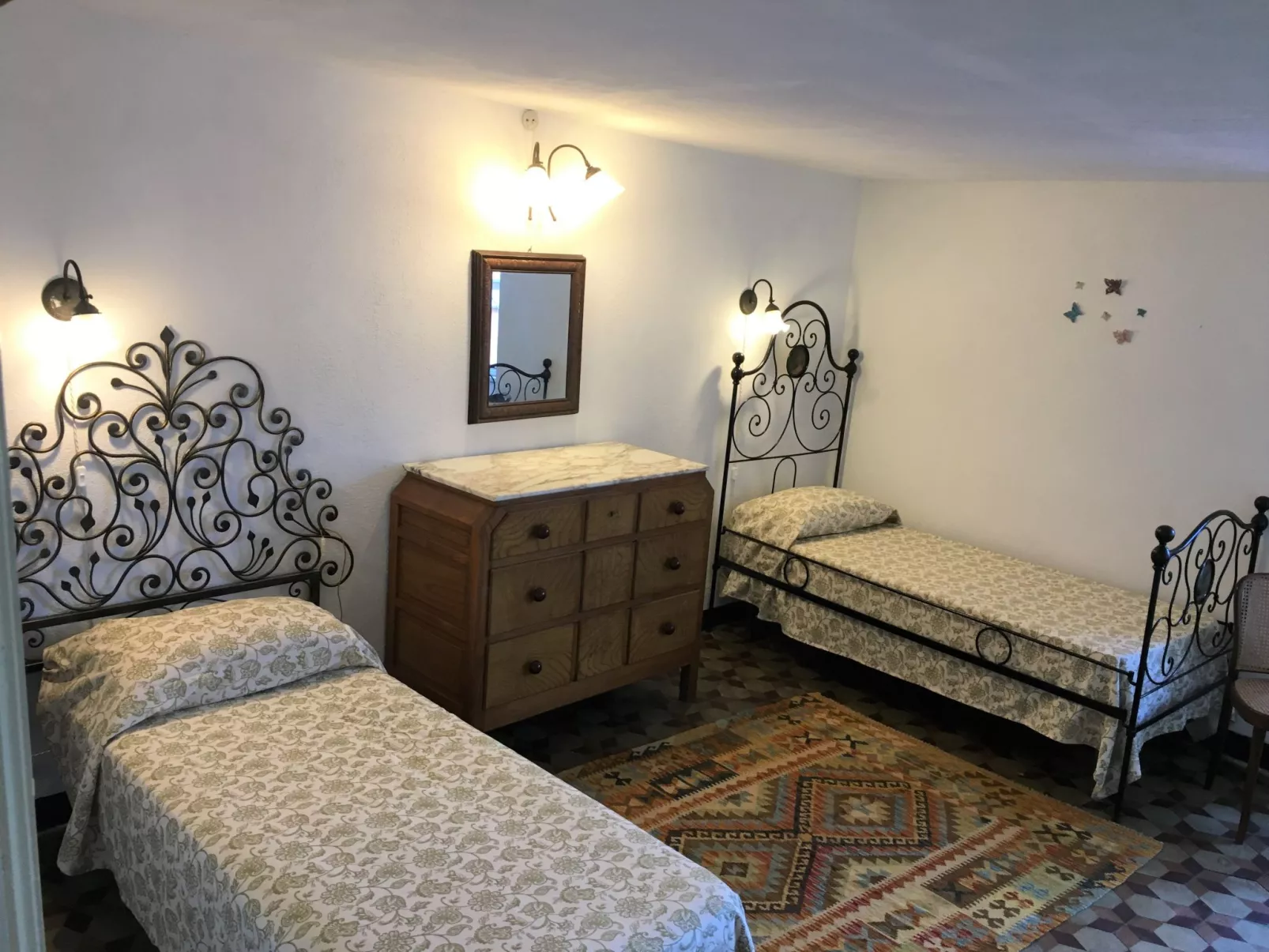 Casale-Inside