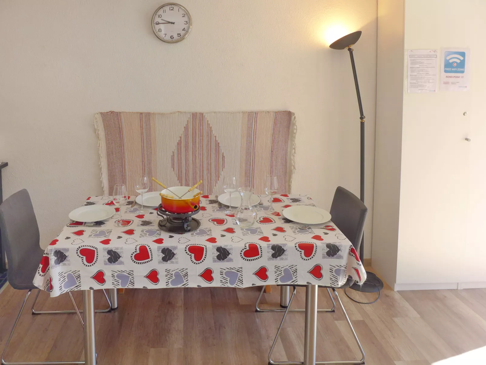 Rond-Point Apt. 17-Inside