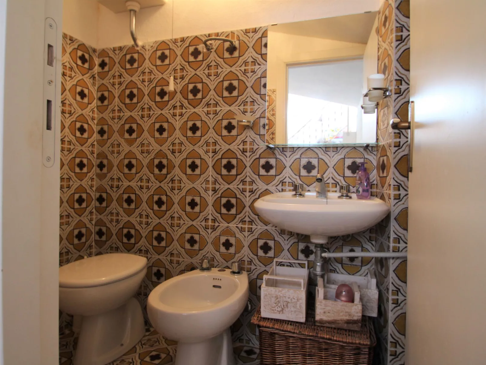 Casale-Inside