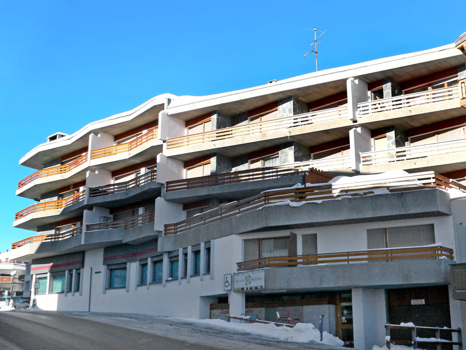 Rond-Point Apt. 17-Outside