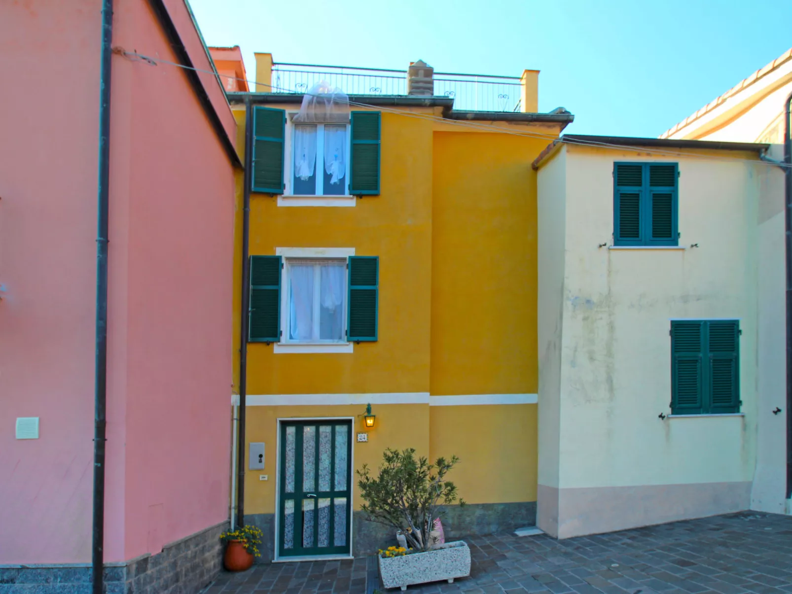 Casale-Outside
