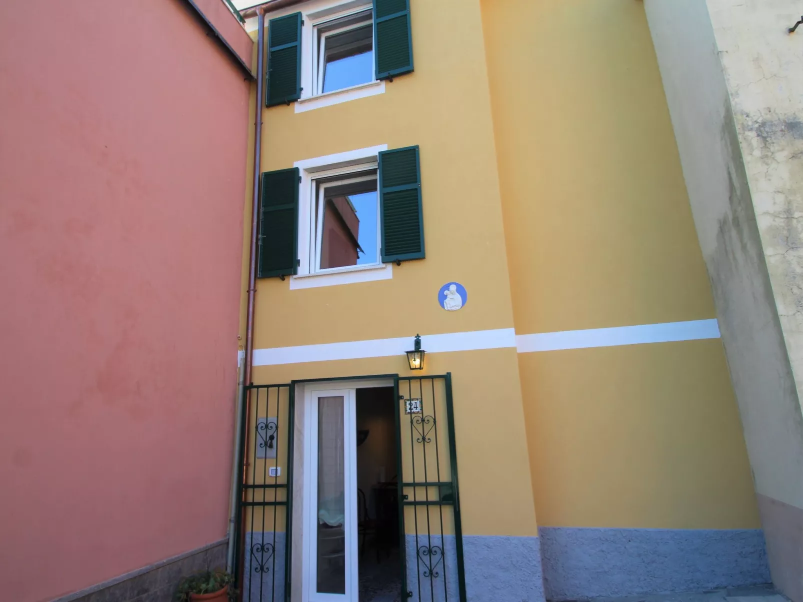 Casale-Outside