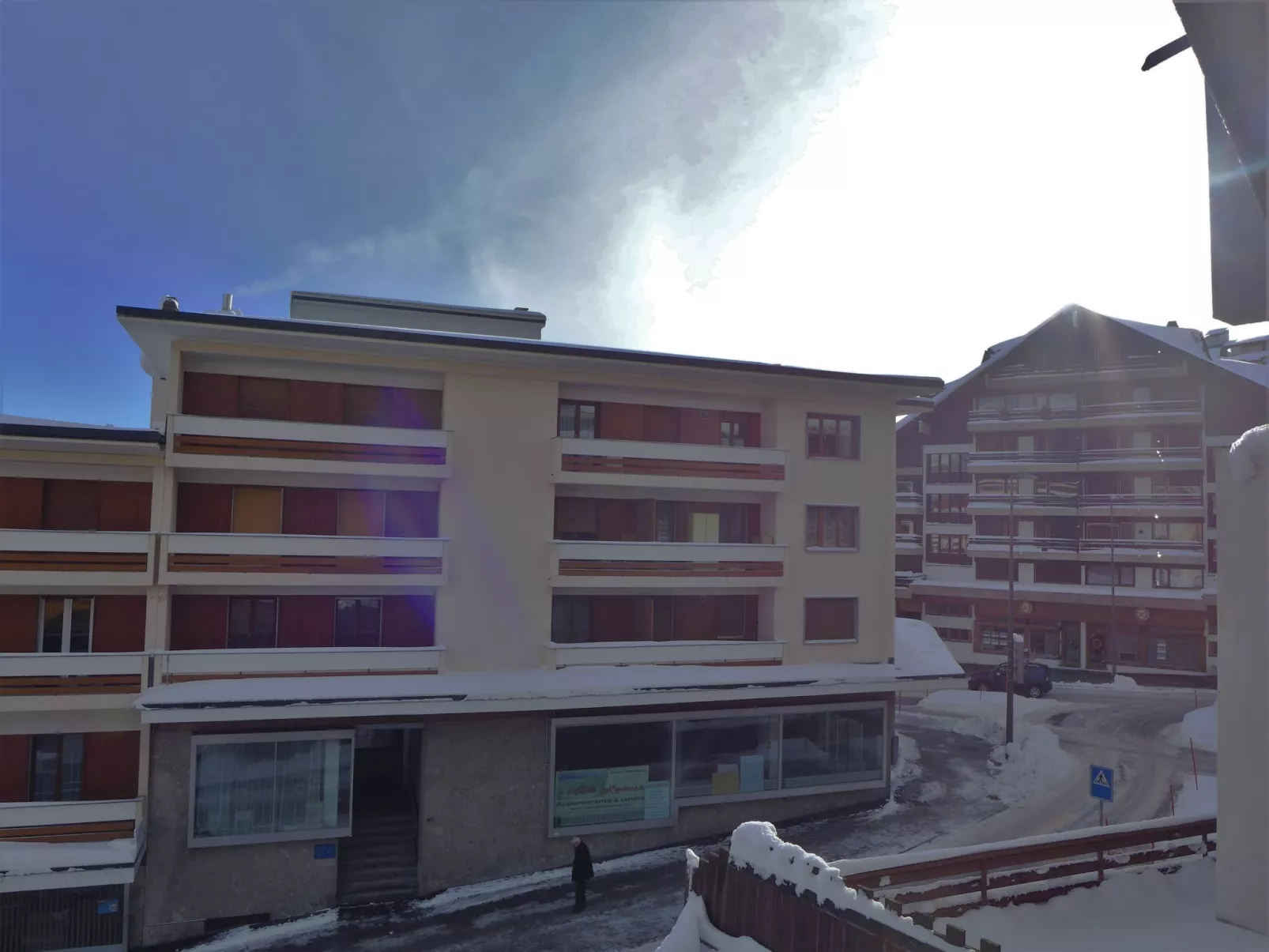 Rond-Point Apt. 17-Outside