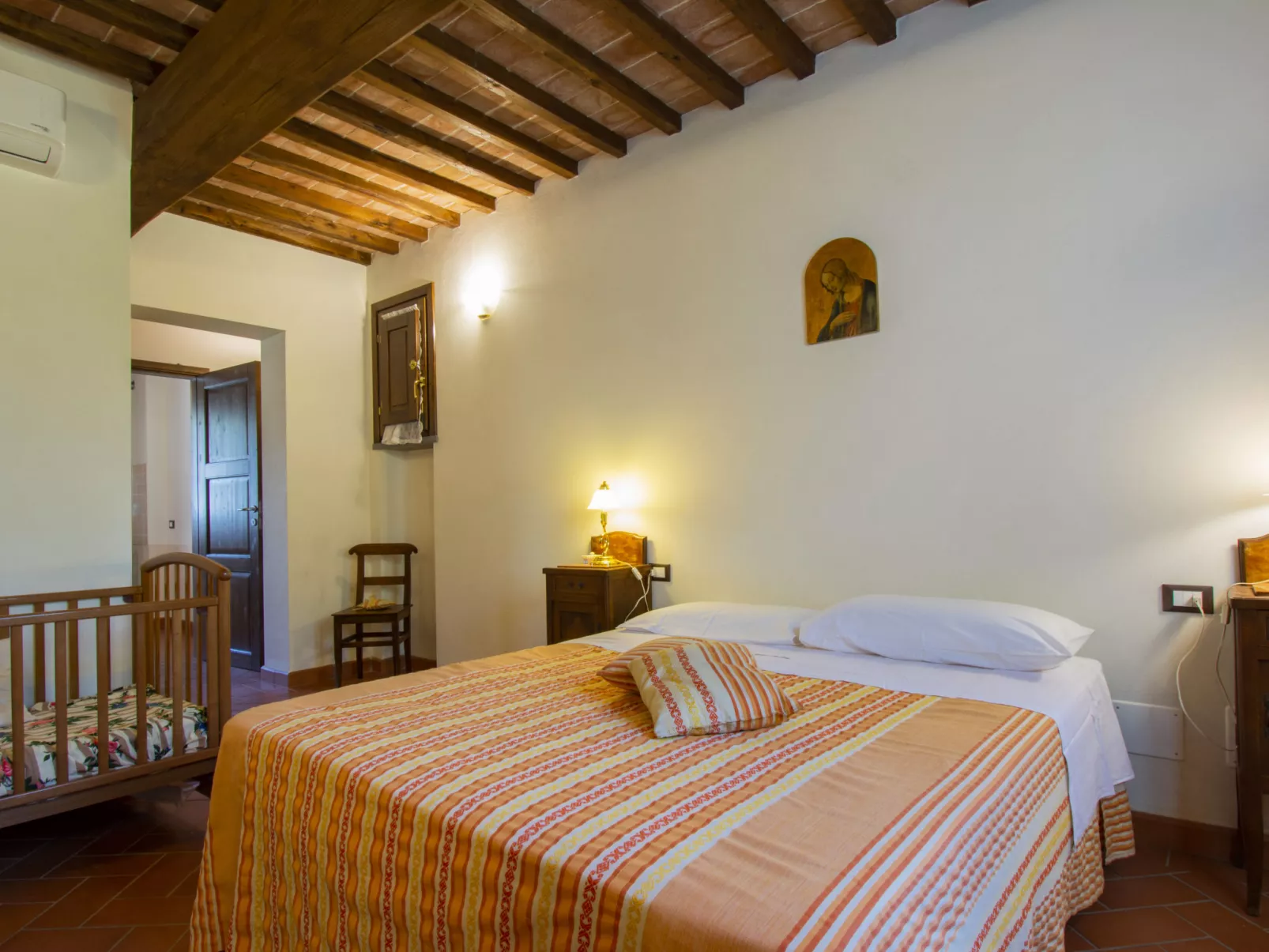 Borgo Fontana-Inside