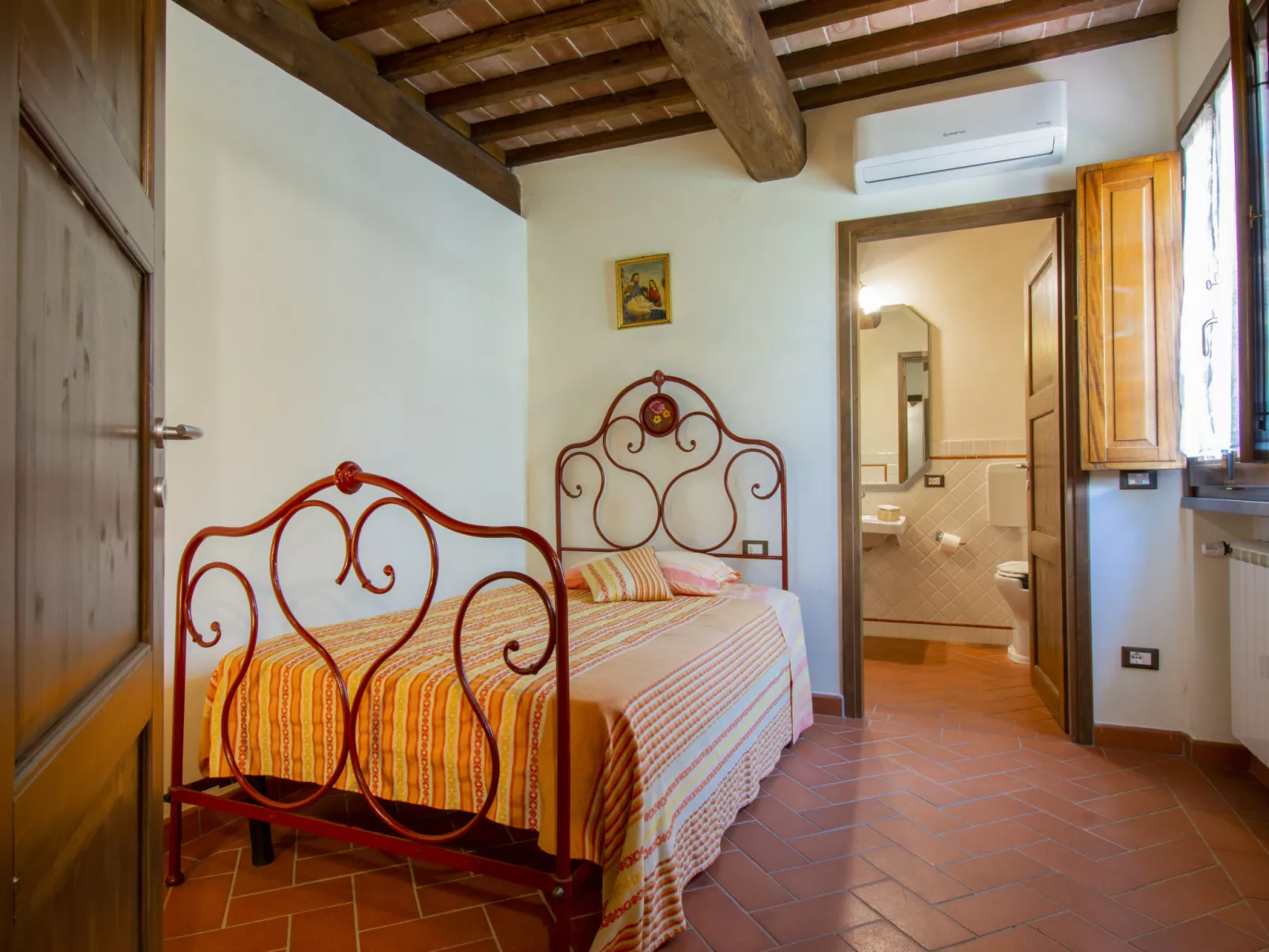 Borgo Fontana-Inside